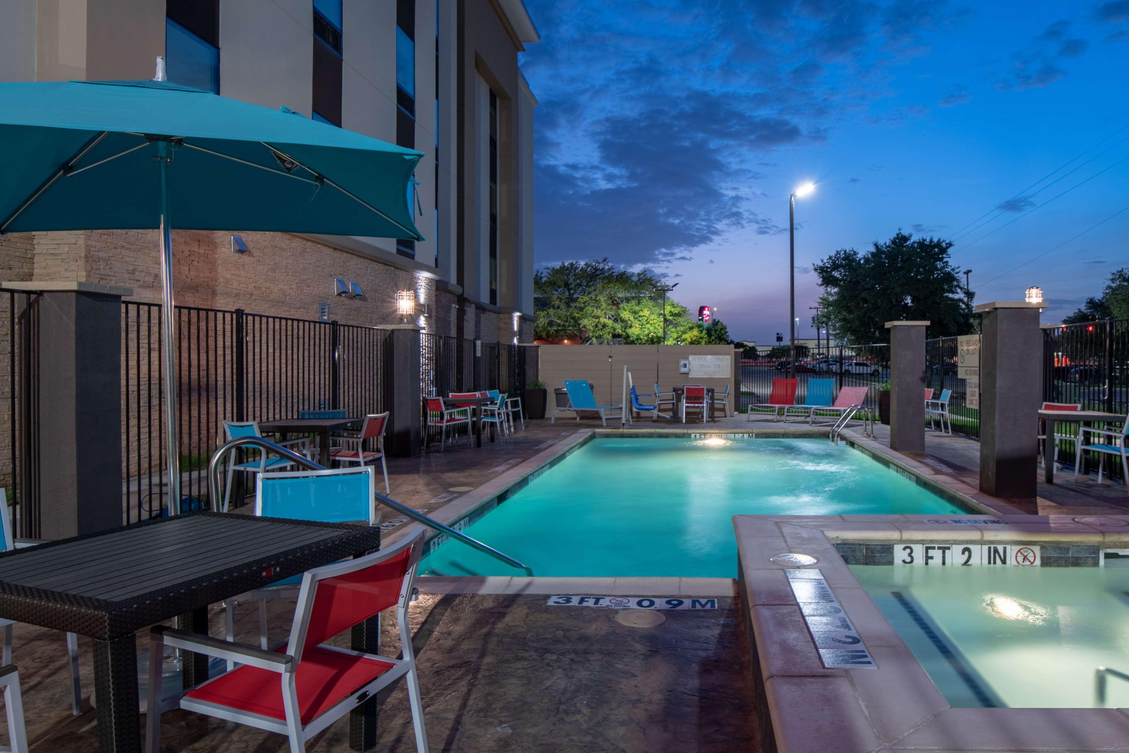 Hampton Inn & Suites Dallas/Plano Central Exteriör bild